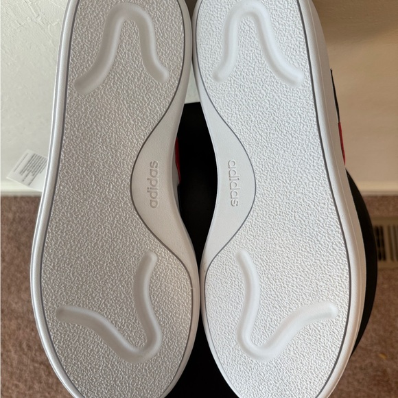 Adidas White Sneakers with Red and Blue Stripes - Picture 4 of 8